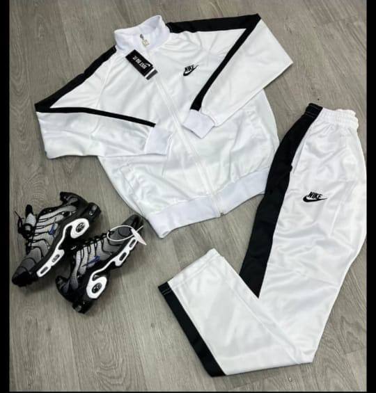Conjunto de sudadera Nike T 9B