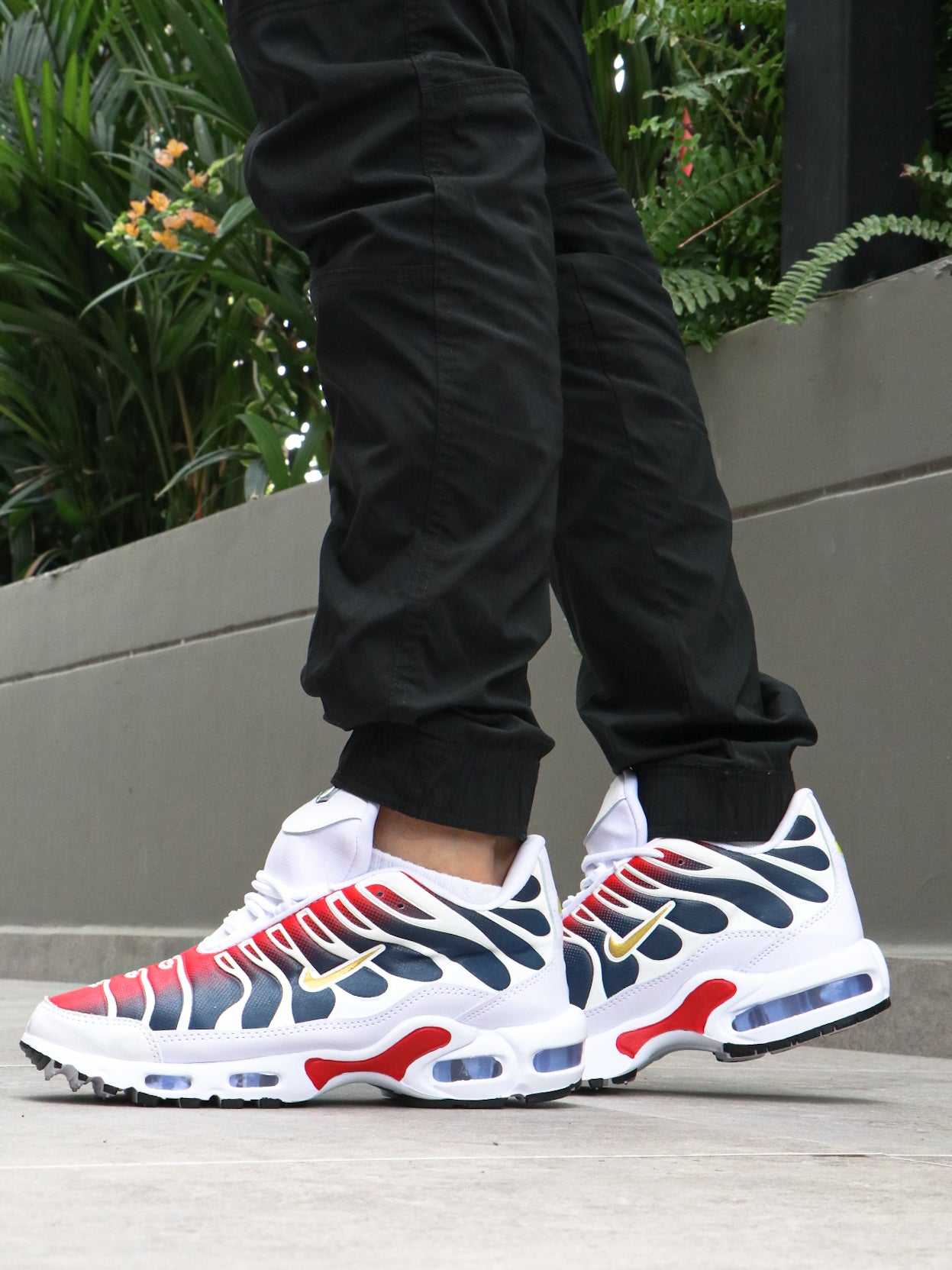 👟🔥 NIKE TN - Amarilla, Blanca, Azul y Lila